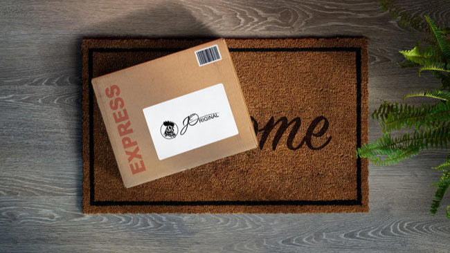 Bild: JOriginal Päckchen liegt vor der Tür